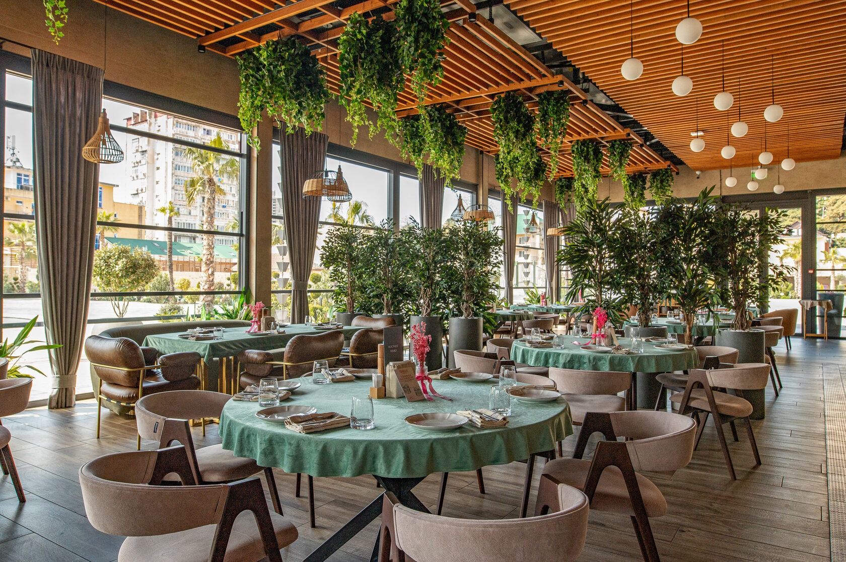 Ресторан «Прибой» — интерьер